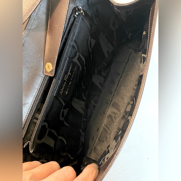 SALVATORE FERRAGAMO / VINTAGE! RARE! Espresso Brown Leather Shoulder Bag - Picture 9 of 16